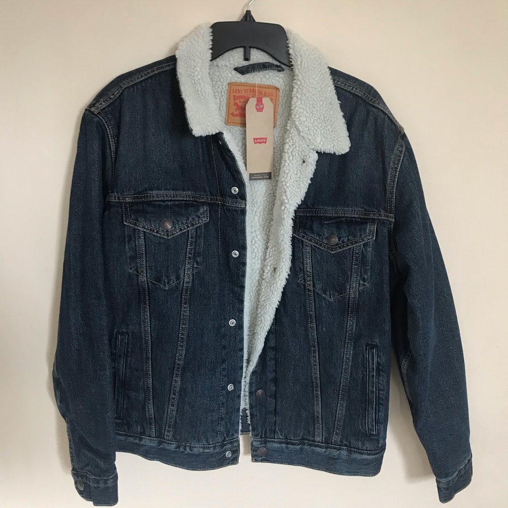 NWT Levis Sherpa Jacket. Blue. Size Medium